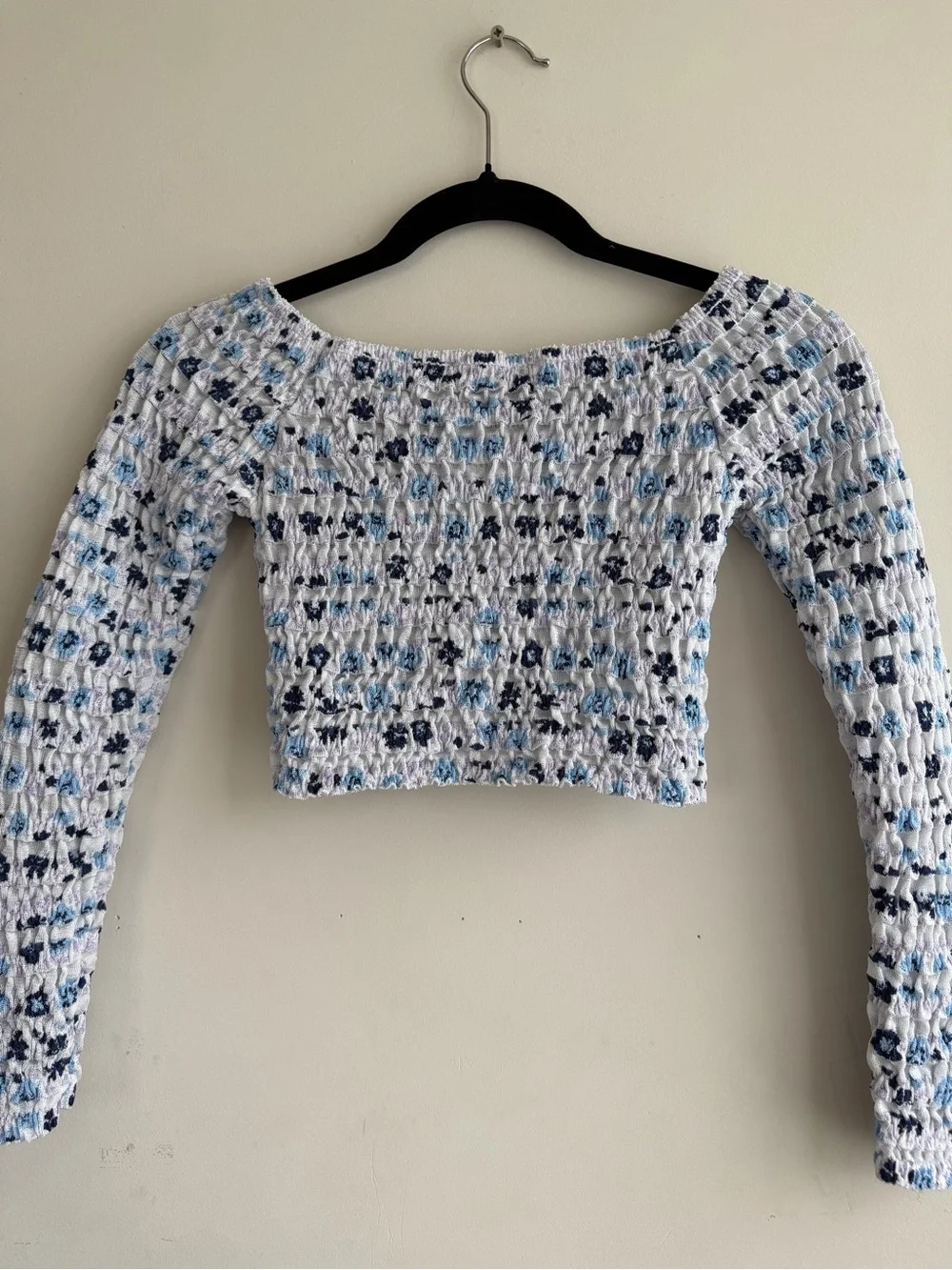 NWOT Zara Smocked Twist-Front Long Sleeve Crop Top - Blue/White